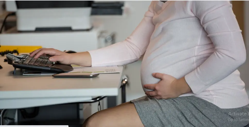 Correct sitting posture during pregnancy