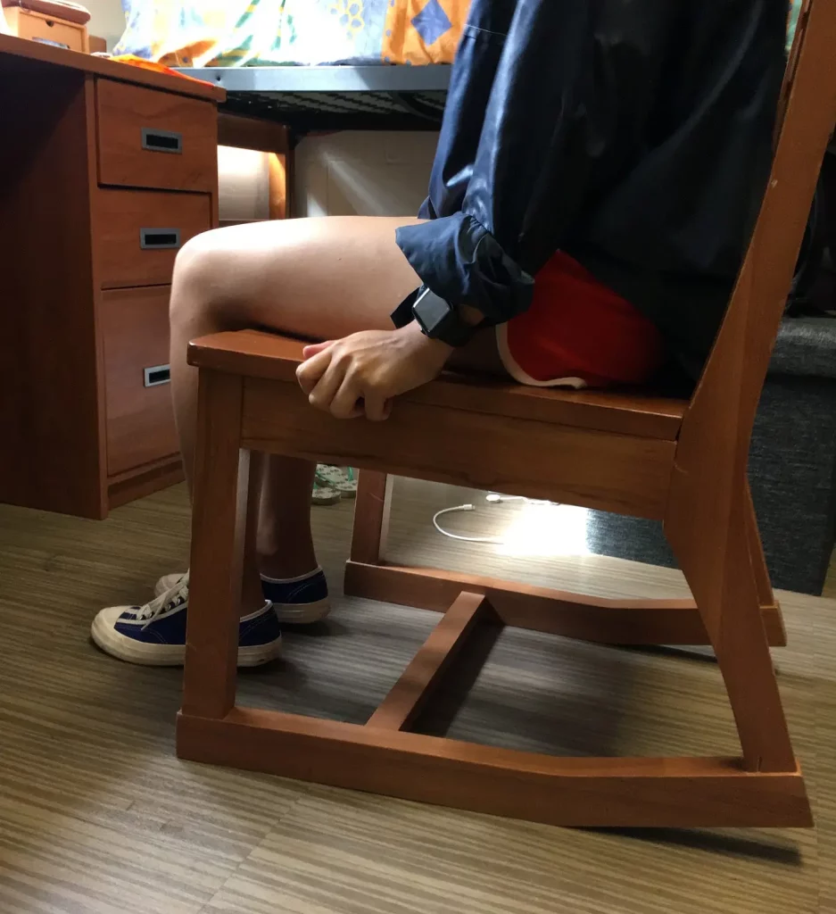 how do anti suicide chairs work