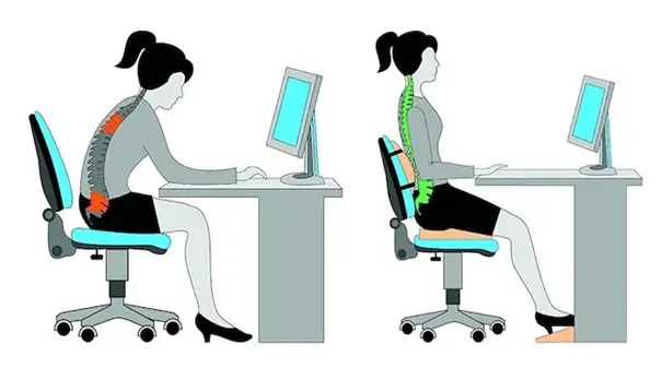 correct sitting posture at desk
